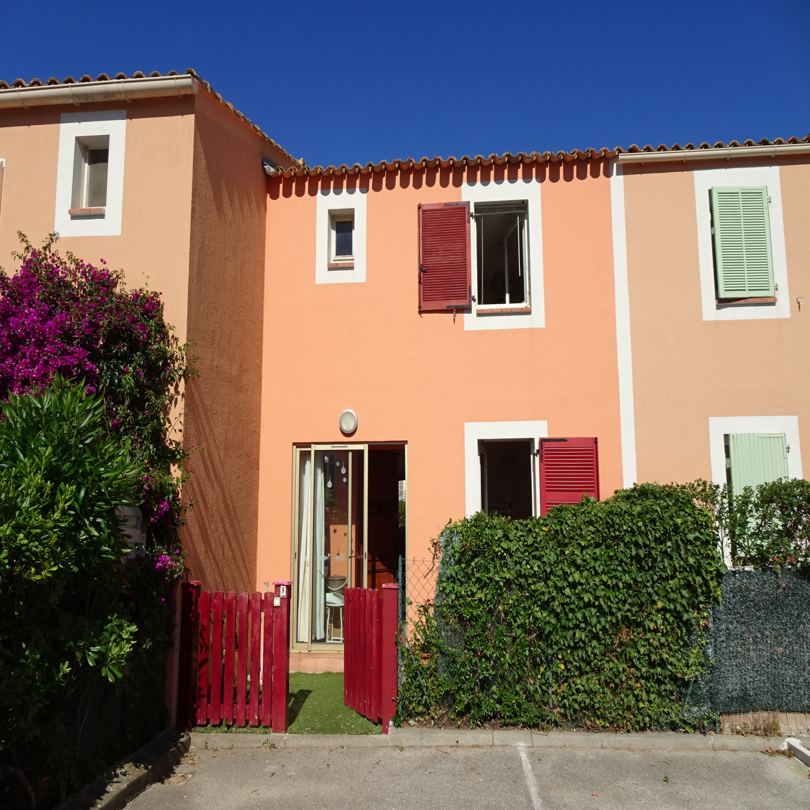 vente ENTRE VILLA ET APPARTEMENT A HYERES